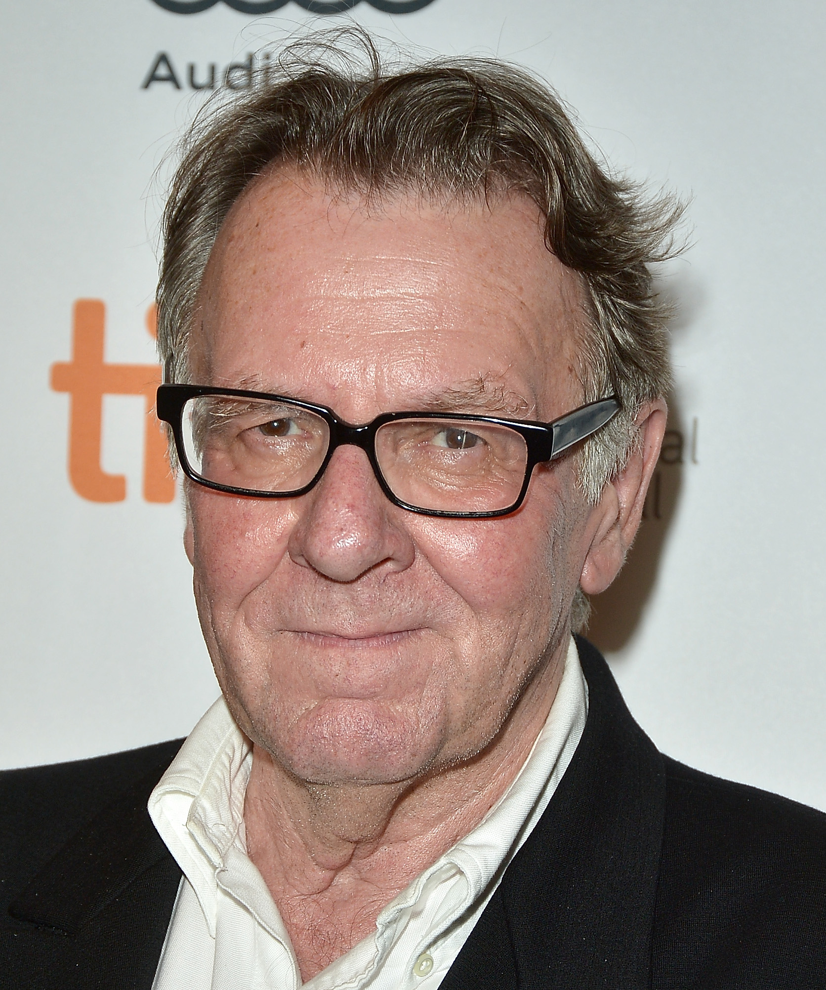 How tall is Tom Wilkinson?